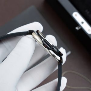 Đồng Hồ Hublot Classic Fusion Titanium Màu Xám Chế Tác Máy SW300 Thuỵ Sỹ Dây Cao Su 42mm (2)