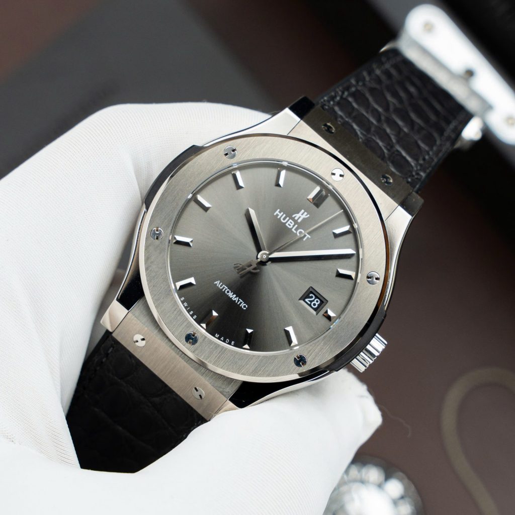 Đồng Hồ Hublot Classic Fusion Titanium Màu Xám Chế Tác Máy SW300 Thuỵ Sỹ Nặng 84Gram 42mm (2)