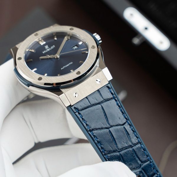 Đồng Hồ Hublot Classic Fusion Titanium Màu Xanh Blue Rep 11 Máy SW300 Dây Da Cá Sấu 42mm (2)