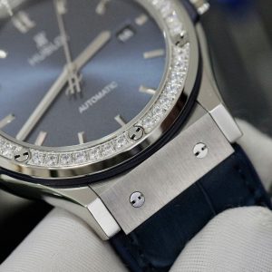 Đồng Hồ Hublot Classic Fusion Titanium Nam Đính Đá Một Hàng Rep 11 Xưởng HB 42mm (3)