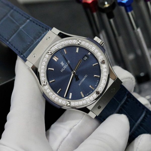 Đồng Hồ Hublot Classic Fusion Titanium Nam Đính Đá Một Hàng Rep 11 Xưởng HB 42mm (3)