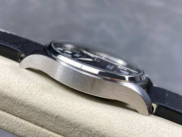 Đồng Hồ IWC Schaffhausen Pilot's Mark XX Mặt Số Đen Replica Xưởng ZM 40mm (1)