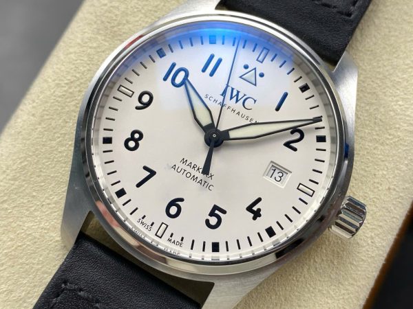 Đồng Hồ IWC Schaffhausen Pilot's Mark XX Mặt Số Trắng Replica Xưởng ZM 40mm (4)