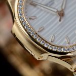 Đồng Hồ Patek Philippe Nữ Mặt Trắng Rep 11 Nautilus 7118 Bọc Vàng Thật Đính Moissante Xưởng 3K 35mm (2)