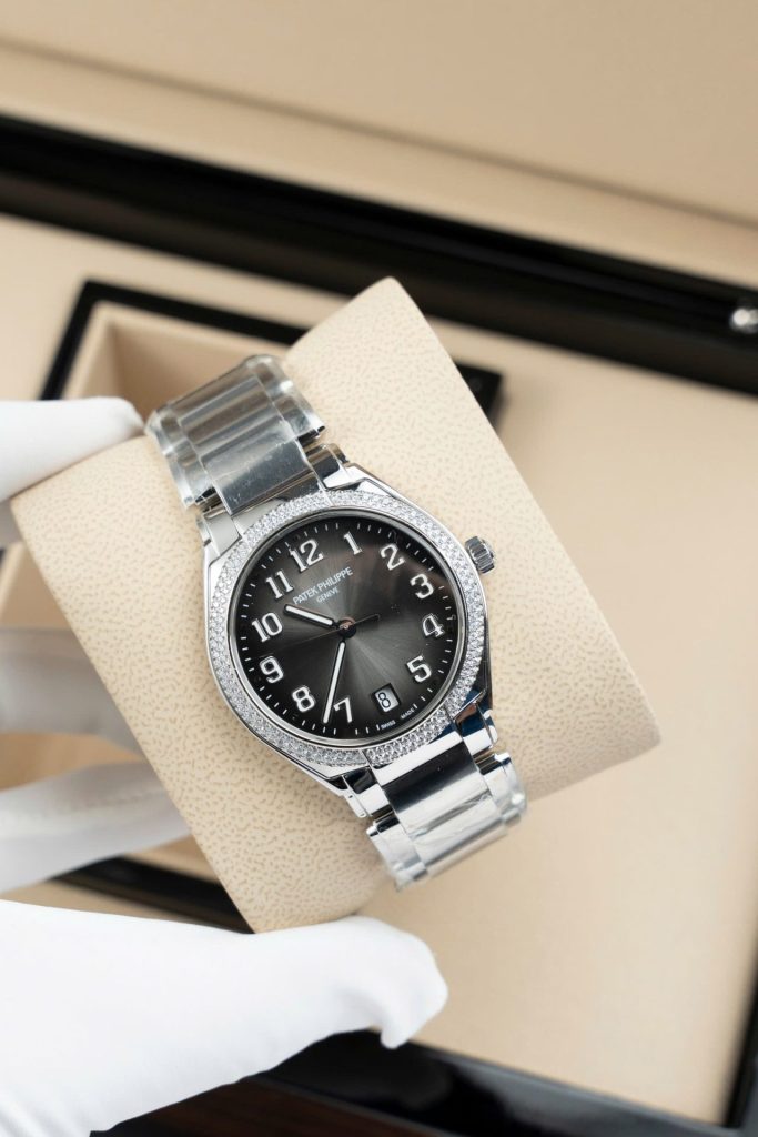 Đồng Hồ Patek Philippe Replica 11 Twenty 4 7300 Mặt Xám Dây Kim Loại 36mm (2)