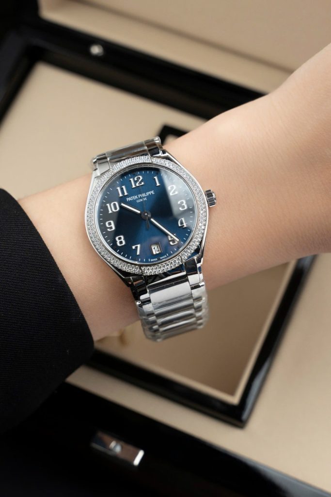 Đồng Hồ Patek Philippe Twenty 4 7300 Replica 11 Mặt Xanh Blue Dây Kim Loại 36mm (2)
