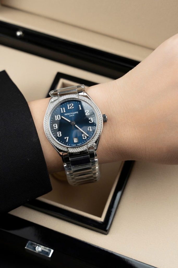 Đồng Hồ Patek Philippe Twenty 4 7300 Replica 11 Mặt Xanh Blue Dây Kim Loại 36mm (2)