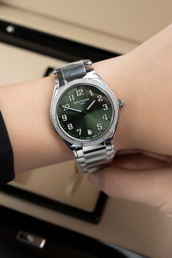 Đồng Hồ Patek Philippe Twenty 4 7300 Replica 11 Mặt Xanh Lá Cây Dây Kim Loại 36mm (2)