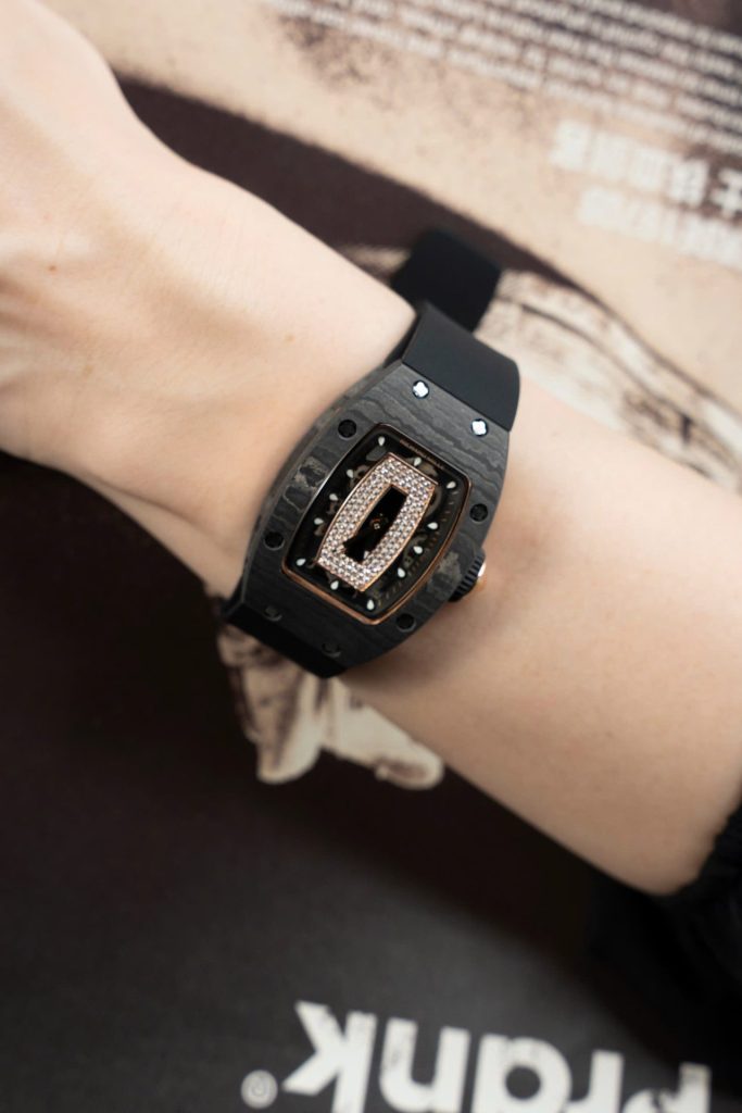 Đồng Hồ Richard Mille RM07-01 Fake 11 Vỏ Carbon Dây Cao Su Đen 36mm (1)