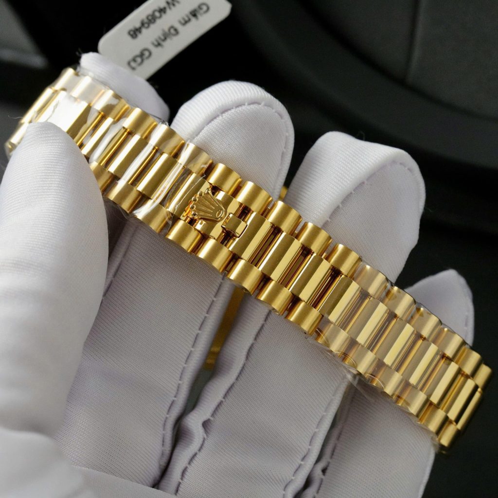 Đồng Hồ Rolex DateJust Mặt Số Butterfly Chế Tác Bọc Vàng 18K + Đính Kim Cương Moissanite 31mm (2)