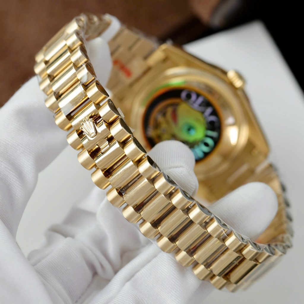 Đồng Hồ Rolex Day-Date Chế Tác Bọc Vàng 18K Đính Moissanite Trọng Lượng 159Gram QF 36mm (2)