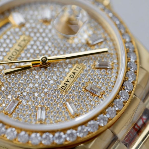 Đồng Hồ Rolex Day-Date Chế Tác Bọc Vàng 18K Đính Moissanite Trọng Lượng 159Gram QF 36mm (2)