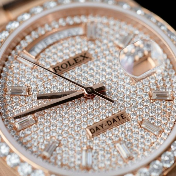 Đồng Hồ Rolex Day-Date Chế Tác Bọc Vàng Hồng Đính Kim Cương Tổng Hợp Xưởng GM 36mm (2)