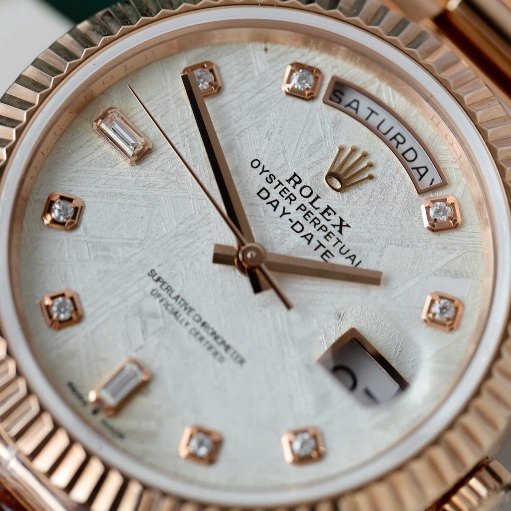 Đồng Hồ Rolex Day-Date Chế Tác Bọc Vàng Hồng Mặt Thiên Thạch Cọc Số Moissanite 40mm (2)