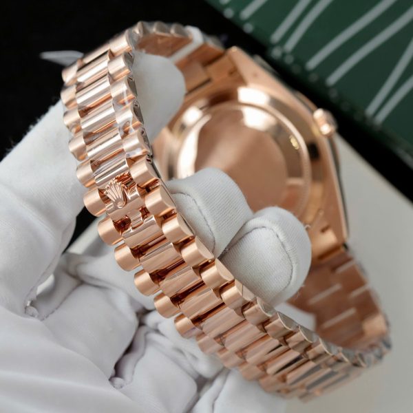 Đồng Hồ Rolex Day-Date Chế Tác Bọc Vàng Hồng Mặt Thiên Thạch Cọc Số Moissanite 40mm (2)