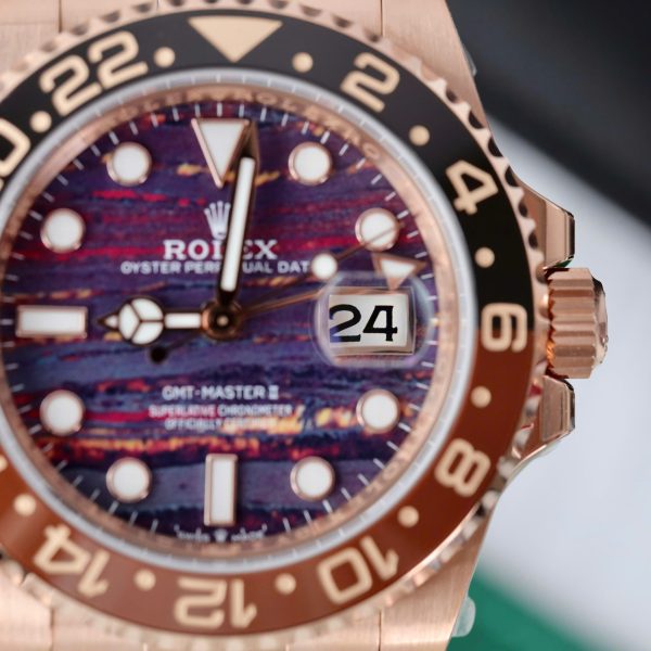 Đồng Hồ Rolex GMT-Master II 126715CHNR Replica 11 Mạ Vàng Hồng Mặt Đá Mắt Hổ 40mm (2)