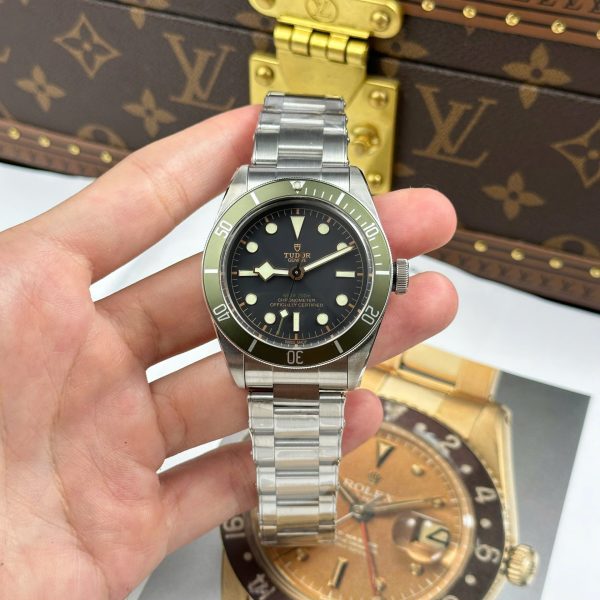 Đồng Hồ Tudor Black Bay Harrods M79230G Replica 11 Viền Xanh Lá Cây Xưởng ZF 41mm (2)
