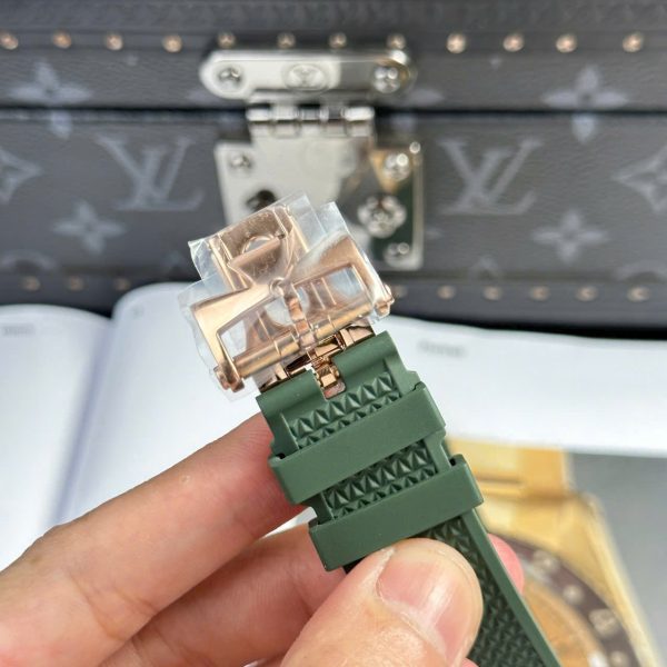 Đồng Hồ Vacheron Constantin Replica 11 Overseas 4500V Màu Xanh Lá Cây Dây Cao Su 41mm (2)