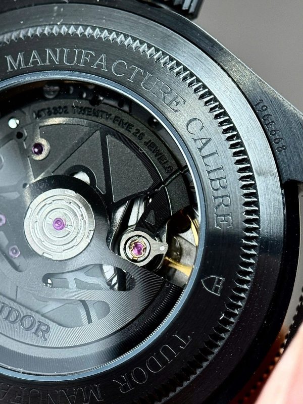 Đồng Hồ Tudor Black Bay M79210CNU Vỏ Gốm Đen Replica Cao Cấp 41mm (6)