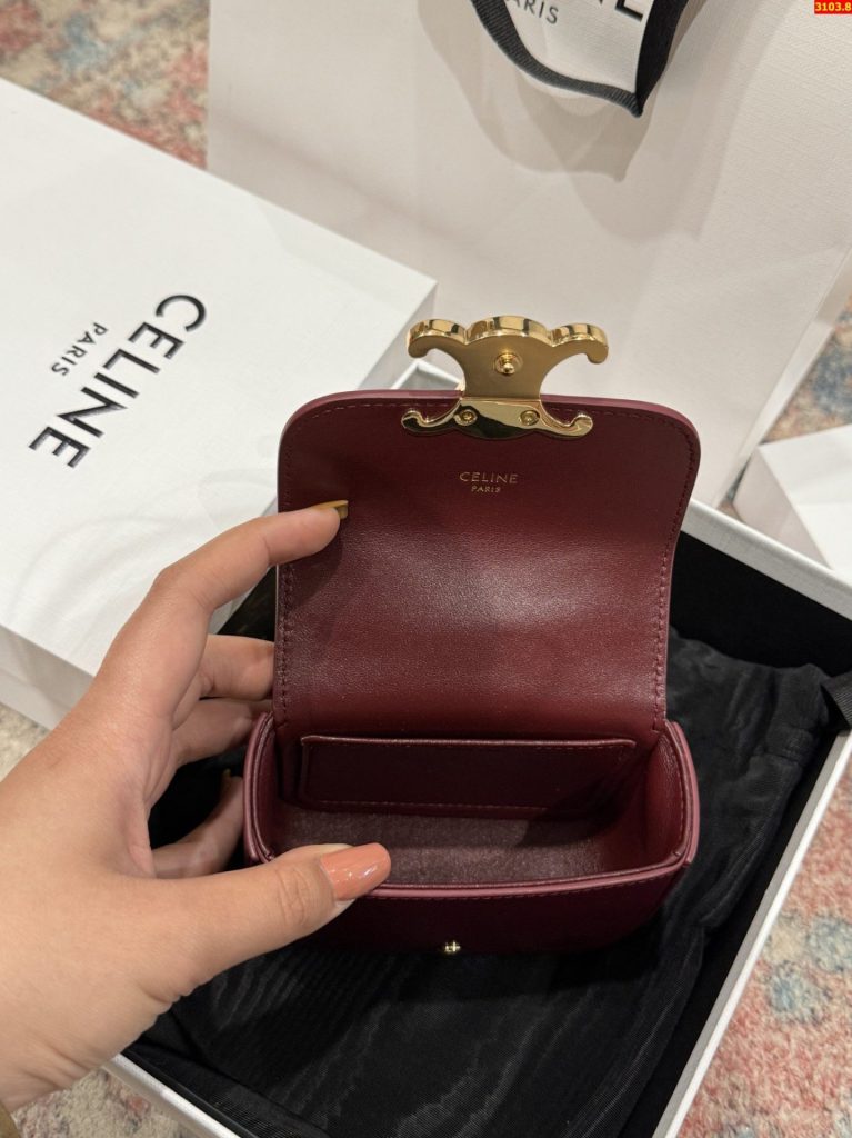 Túi Celine Mini Chain Claude Siêu Cấp Màu Đỏ Mận Khoá Vàng 11x8x4cm (2)