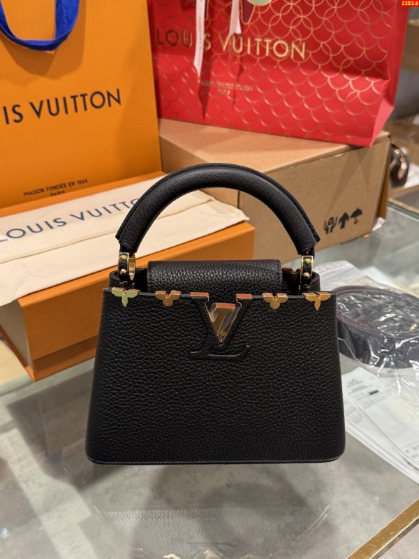 Túi Xách Louis Vuitton LV Capucines Mini Màu Đen Like Auth 21x14x8cm (2)