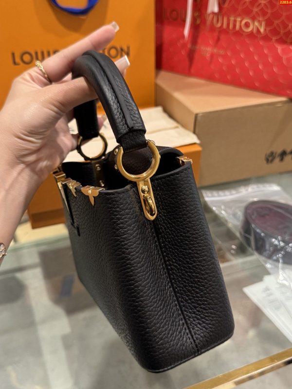 Túi Xách Louis Vuitton LV Capucines Mini Màu Đen Like Auth 21x14x8cm (2)