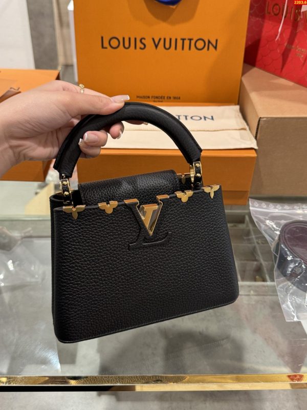 Túi Xách Louis Vuitton LV Capucines Mini Màu Đen Like Auth 21x14x8cm (2)