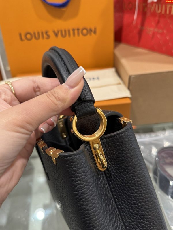 Túi Xách Louis Vuitton LV Capucines Mini Màu Đen Like Auth 21x14x8cm (2)