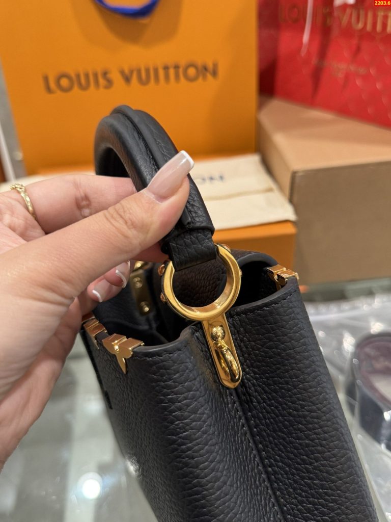Túi Xách Louis Vuitton LV Capucines Mini Màu Đen Like Auth 21x14x8cm (2)
