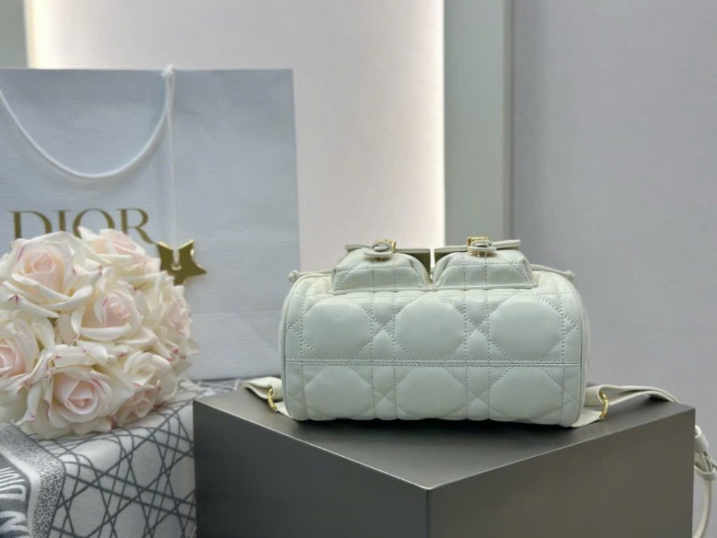 Balo Nữ Dior Caro Siêu Cấp Chất Da Bê Màu Trắng 23×26.7×12 (2)