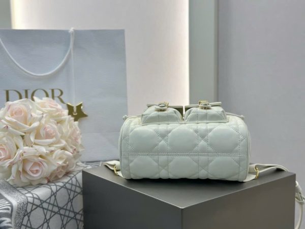 Balo Nữ Dior Caro Siêu Cấp Chất Da Bê Màu Trắng 23×26.7×12 (2)