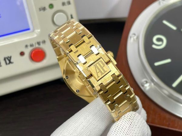 Đồng Hồ Audemars Piguet Royal Oak 67651OR Replica Nữ Đính Đá Máy Cơ Automatic 34mm (5)