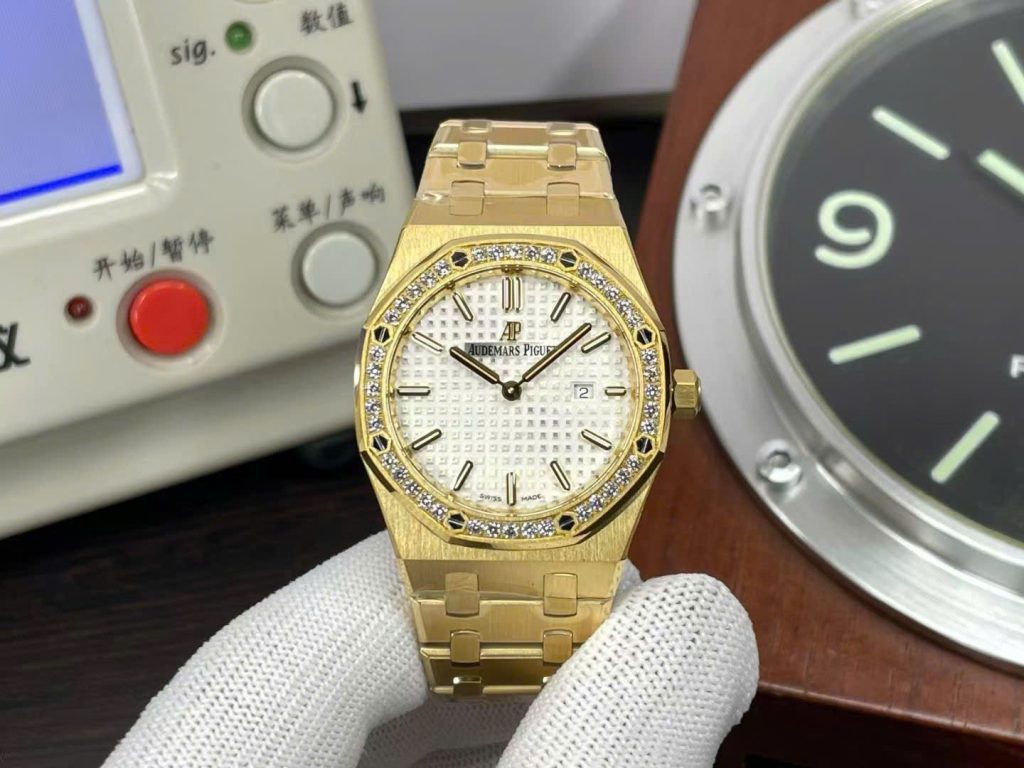 Đồng Hồ Audemars Piguet Royal Oak 67651OR Replica Nữ Đính Đá Máy Cơ Automatic 34mm (5)