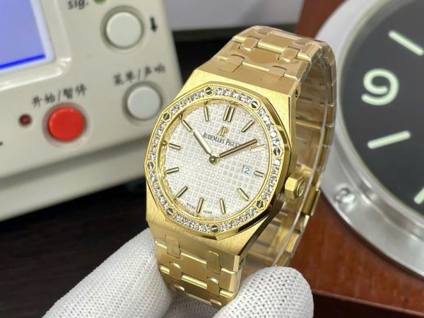 Đồng Hồ Audemars Piguet Royal Oak 67651OR Replica Nữ Đính Đá Máy Cơ Automatic 34mm (5)