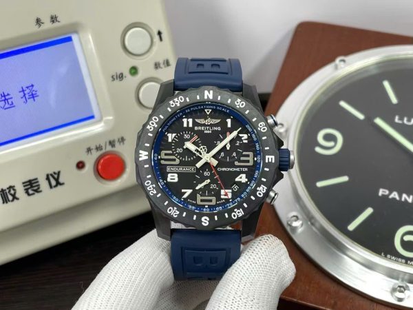 Đồng Hồ Breitling Endurance Pro Chronograph Replica 11 Máy Pin Vỏ Carbon 44mm