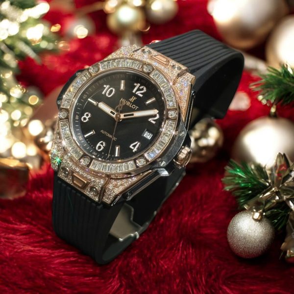Đồng Hồ Hublot Big Bang One Click Mặt Đen Chế Tác Bọc Vàng Thật + Kim Cương Moissanite Baguette 39mm (2)