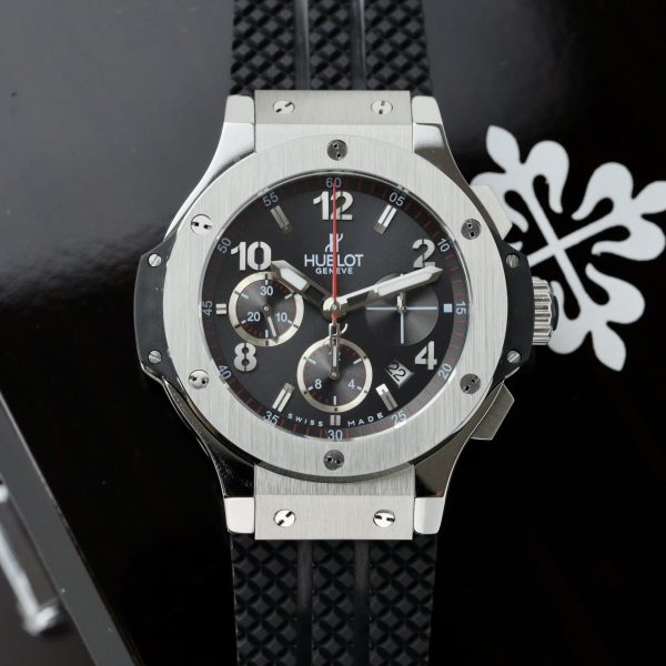Đồng Hồ Hublot Big Bang Titanium Fake 11 Mặt Đen Dây Cao Su 42mm (2)