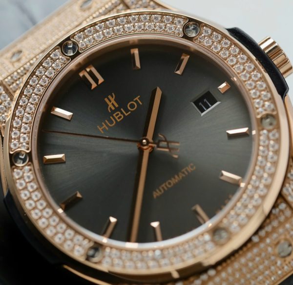 Đồng Hồ Hublot Classic Fusion King Gold Replica 11 Mặt Xám Đính Đá Xưởng HB 42mm (2)