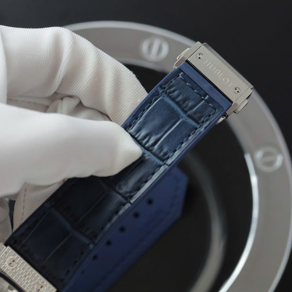 Đồng Hồ Hublot Classic Fusion Titanium Replica 11 Mặt Xanh Dương Đính Đá Xưởng HB 42mm (2)