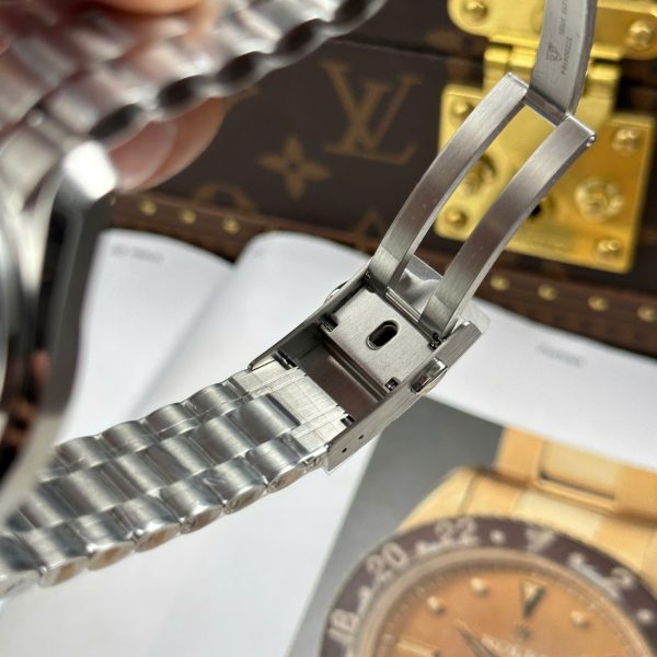 Đồng Hồ Omega Speedmaster Silver Snoopy 50th Anniversary Chế Tác Khoá Mới 42mm (2)