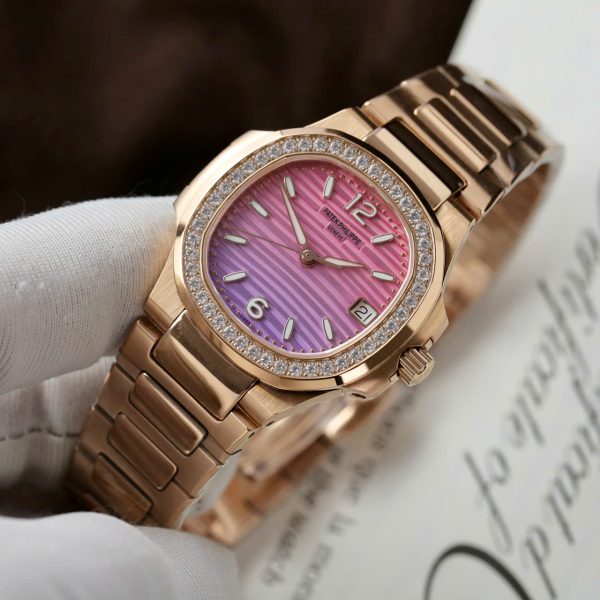 Đồng Hồ Patek Philippe Chế Tác Nautilus 7010R Nữ Mặt Tím Hồng Dây Kim Loại Xưởng GR 32mm (1)