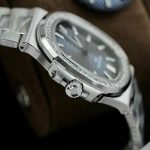 Đồng Hồ Patek Philippe Nautilus 5711 Mặt Xanh Chế Tác Viền Đính Kim Cương Tự Nhiên 40mm (2)