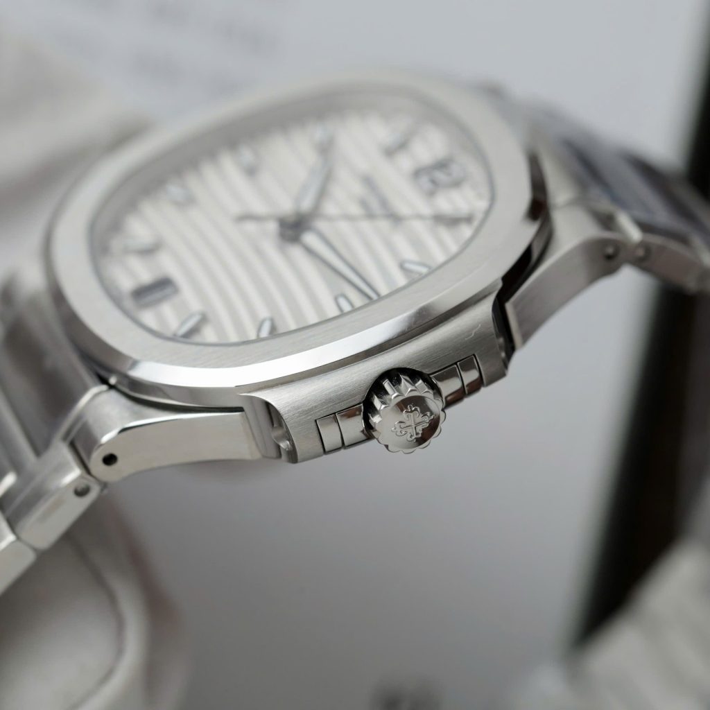 Đồng Hồ Patek Philippe Nữ Replica 11 Nautilus 7118 Mặt Trắng Dây Kim Loại Xưởng 3K 35 (2)