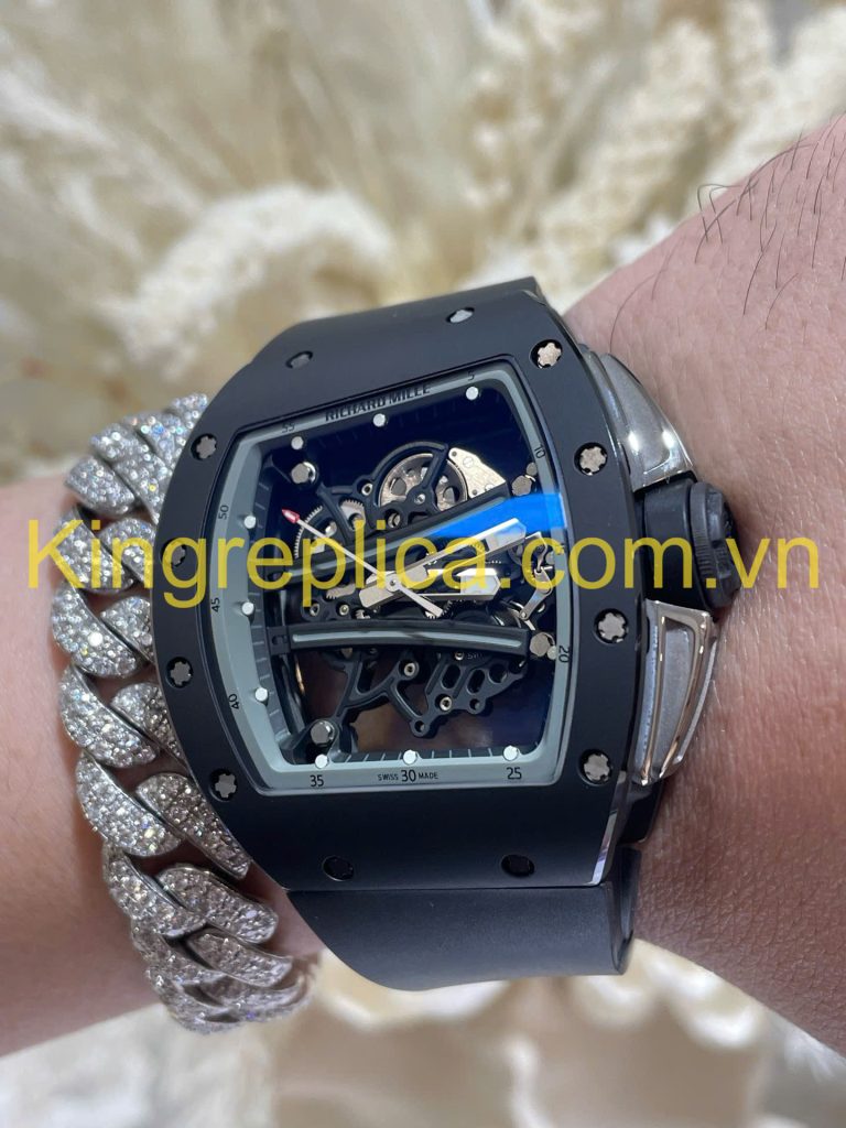 Đồng Hồ Richard Mille RM61-01 Yohan Blake Tuỳ Chỉnh Độc Quyền Gốm Đen Chuyển Động Vaucher 42,7x50,2mm (1)