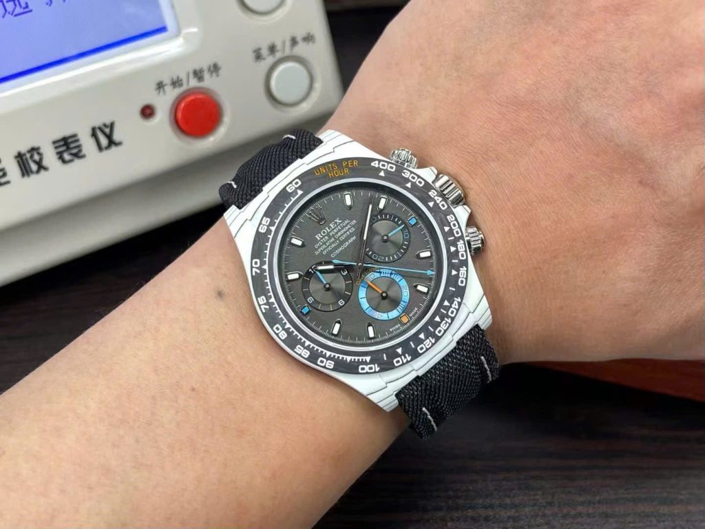 Đồng Hồ Rolex Cosmograph Daytona DIW Chế Tác Carbon Cao Cấp Nhất 40mm (1)