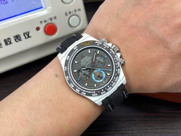 Đồng Hồ Rolex Cosmograph Daytona DIW Chế Tác Carbon Cao Cấp Nhất 40mm (1)