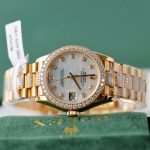 Đồng Hồ Rolex DateJust Nữ Mặt Khảm Xà Cừ Chế Tác Bọc Vàng Đính Moissanite 31mm (2)