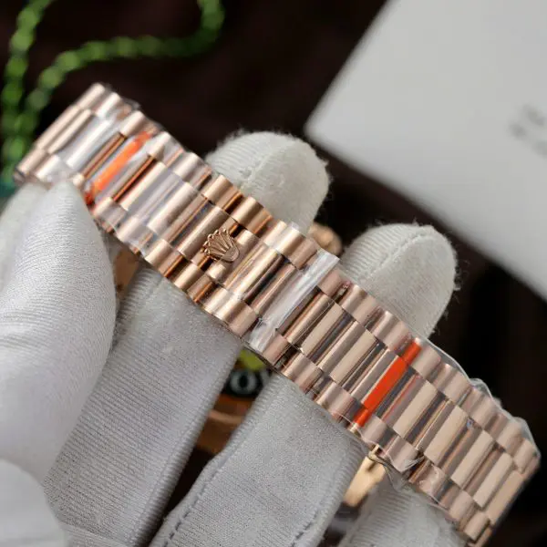 Đồng Hồ Rolex Day-Date Mặt Hồng Sundust Replica 11 Mạ Vàng Hồng Trọng Lượng 186 Grams QF 40mm (2)