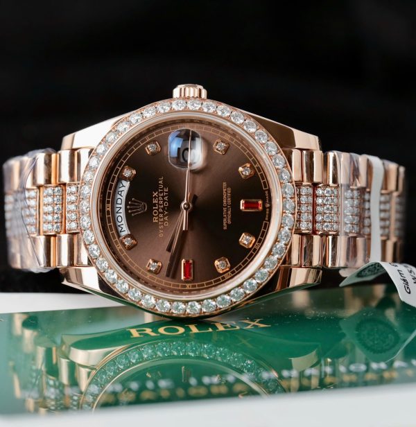 Đồng Hồ Rolex Day-Date Mặt Số Chocolate Chế Tác Bọc Vàng Thật + Đính Kim Cương Moissanite 36mm (2)