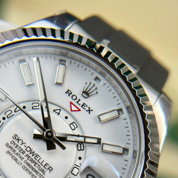 Đồng Hồ Rolex Sky-Dweller Mặt Trắng Replica 11 Tuỳ Chỉnh Trọng Lượng 192 Grams Xưởng ZF 42mm (2)